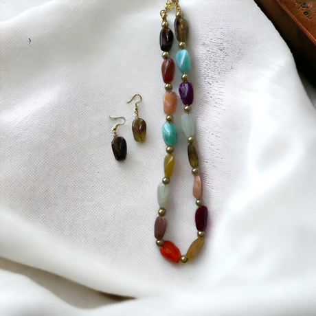 Multicoloured stone necklace